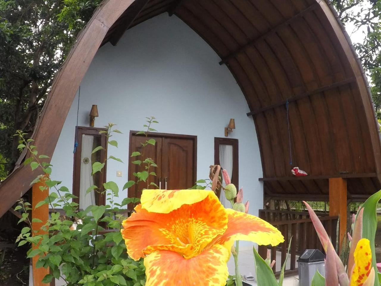 Ina Gili Guesthouse Gili Air Exterior photo